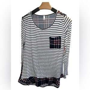 4/$20 Large long sleeve new without tags